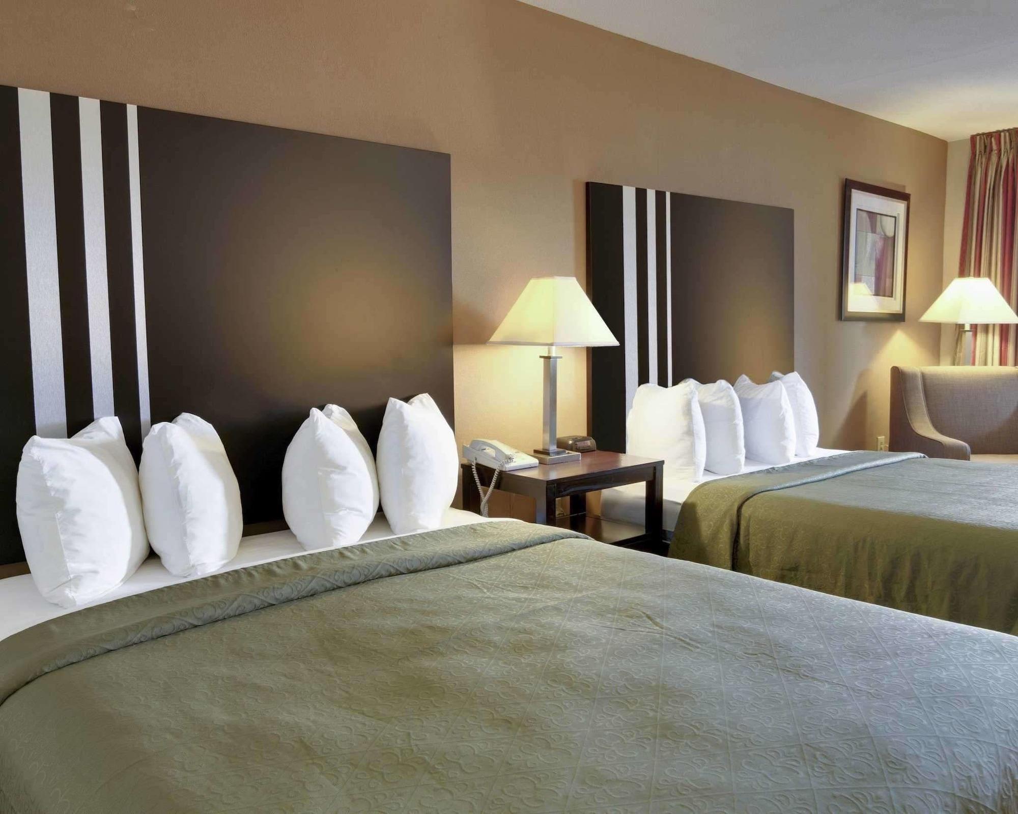 Quality Inn & Suites Clarksville Extérieur photo