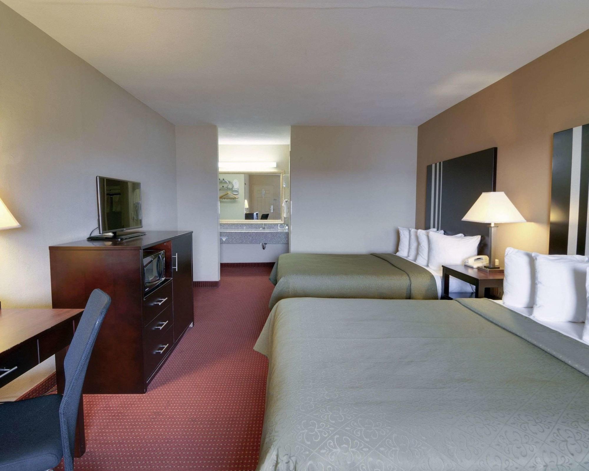 Quality Inn & Suites Clarksville Extérieur photo
