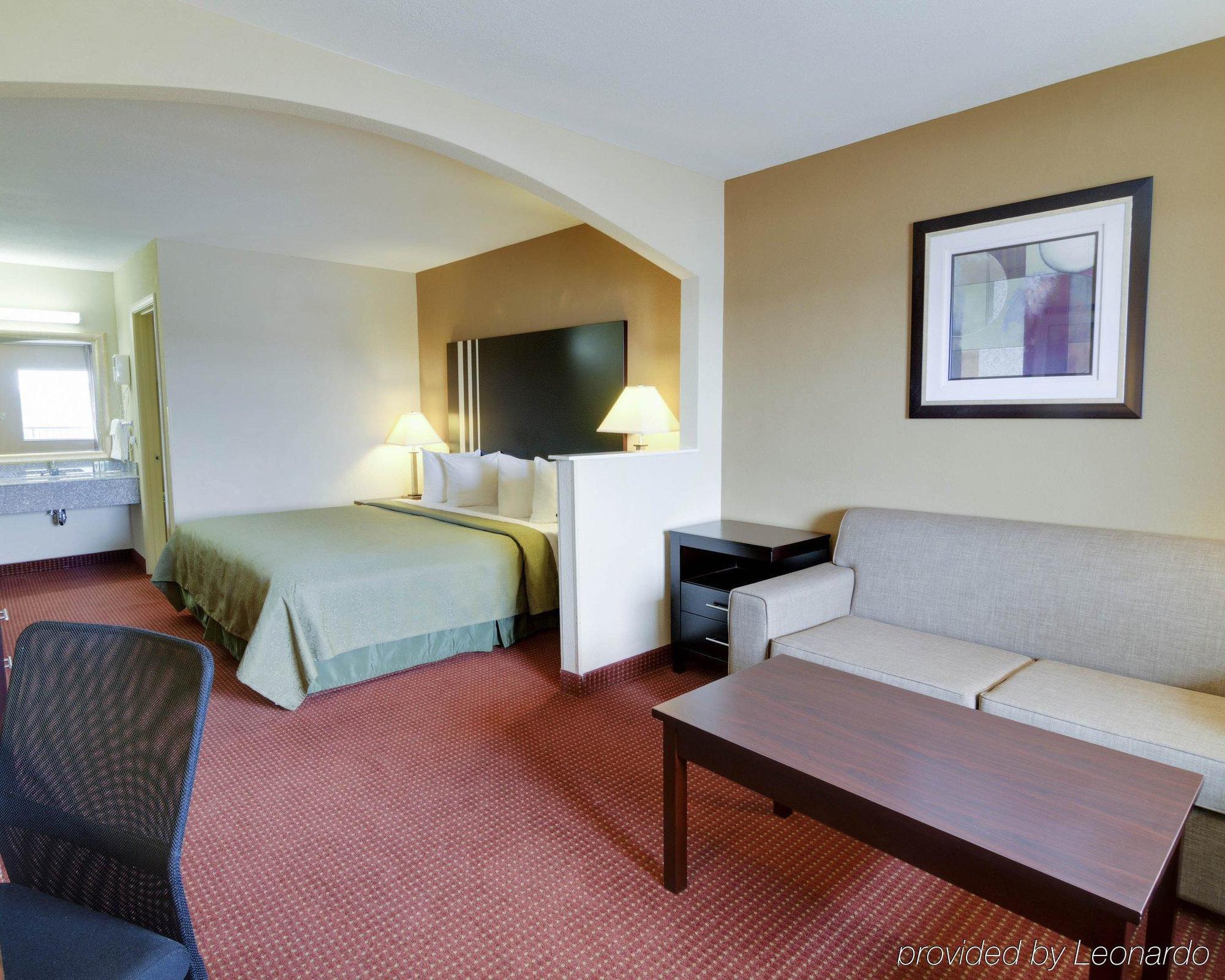Quality Inn & Suites Clarksville Extérieur photo