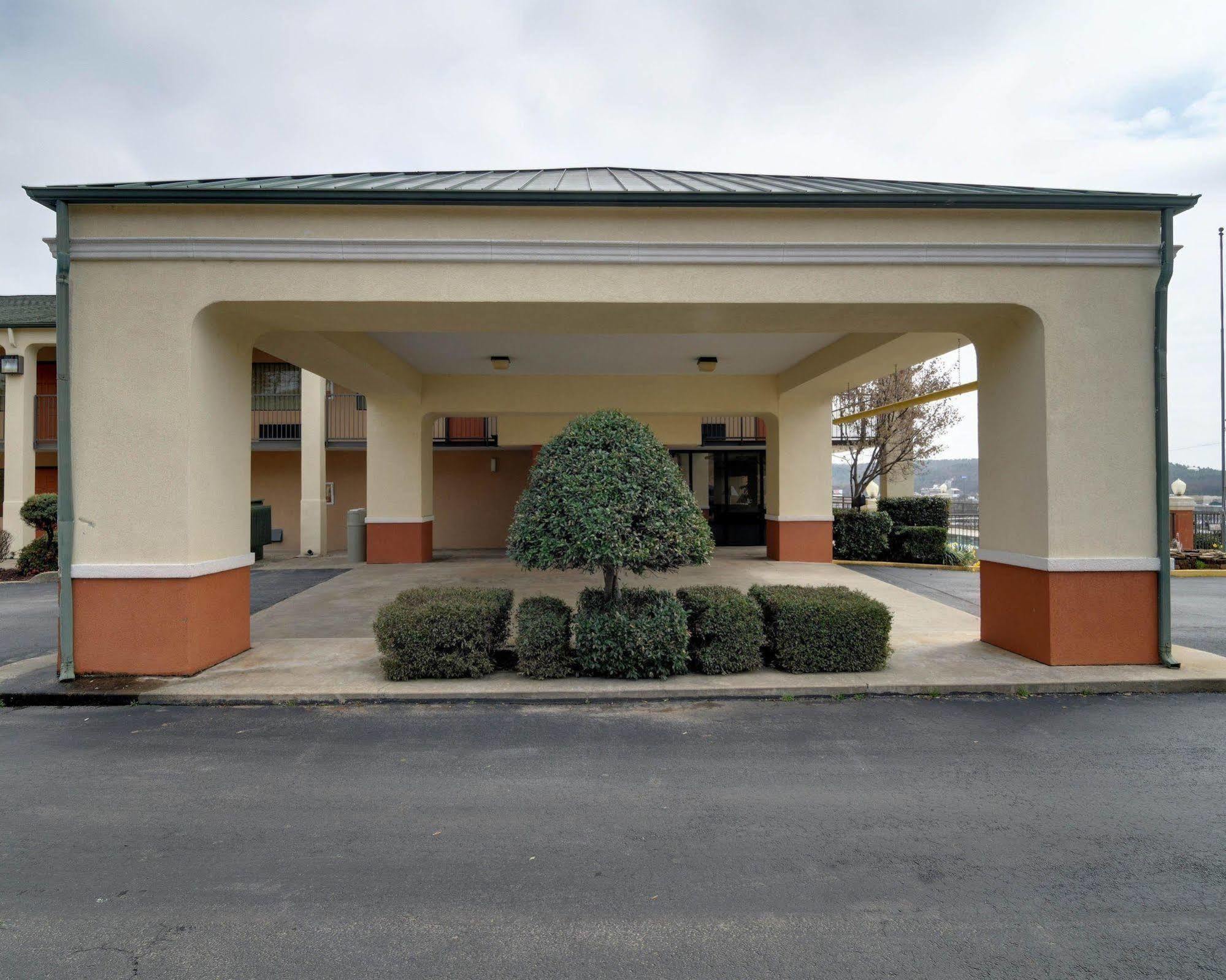 Quality Inn & Suites Clarksville Extérieur photo