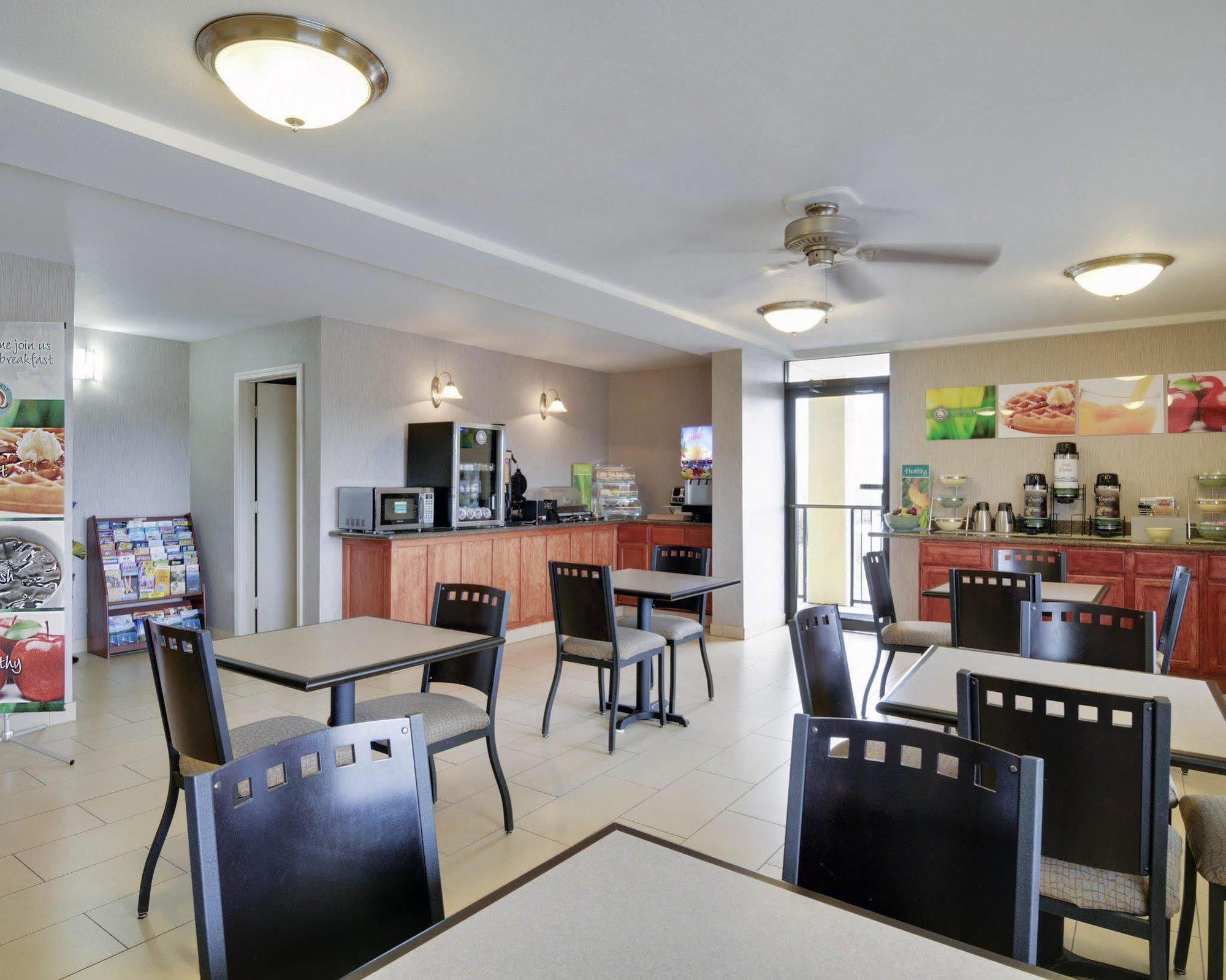 Quality Inn & Suites Clarksville Extérieur photo