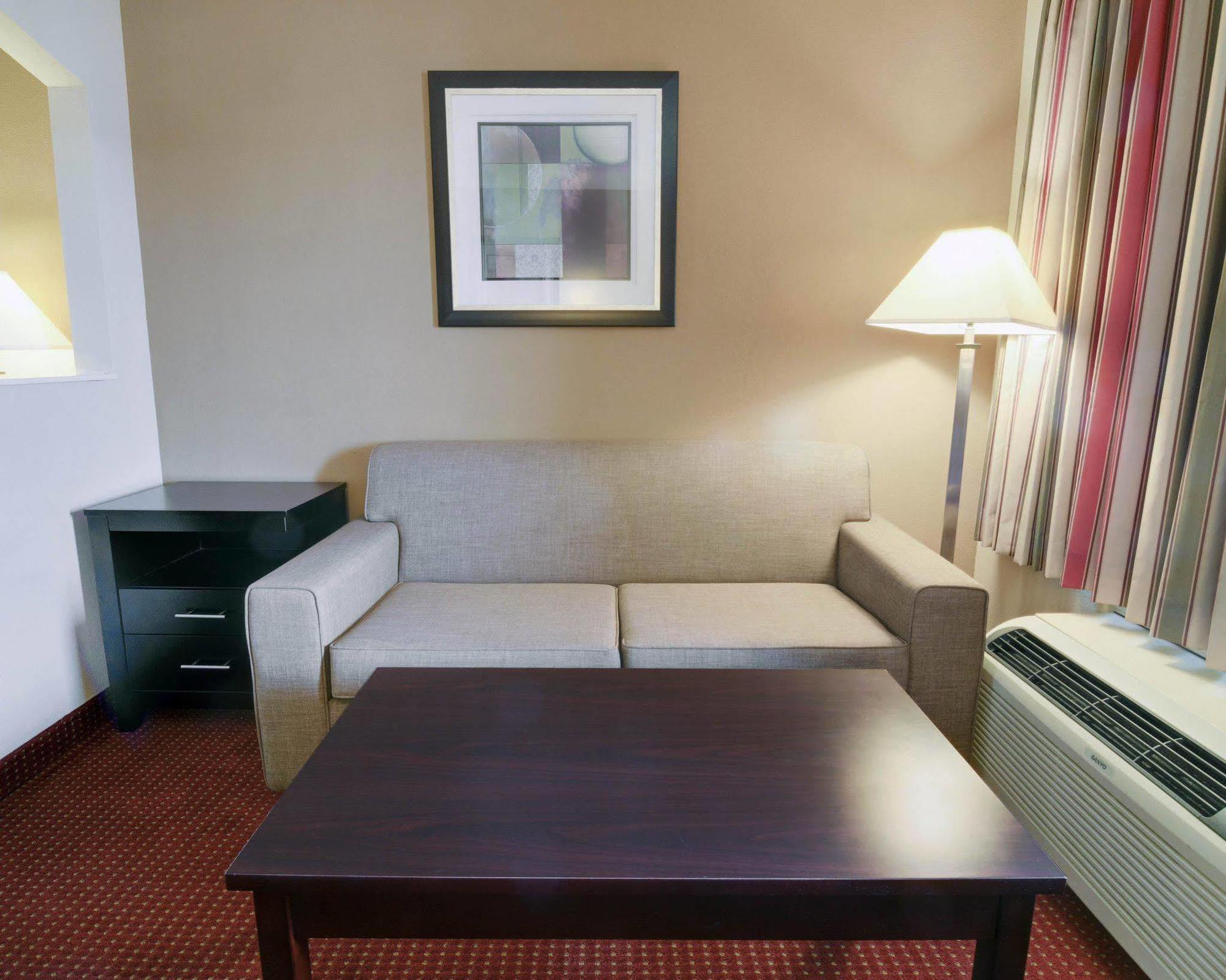 Quality Inn & Suites Clarksville Extérieur photo